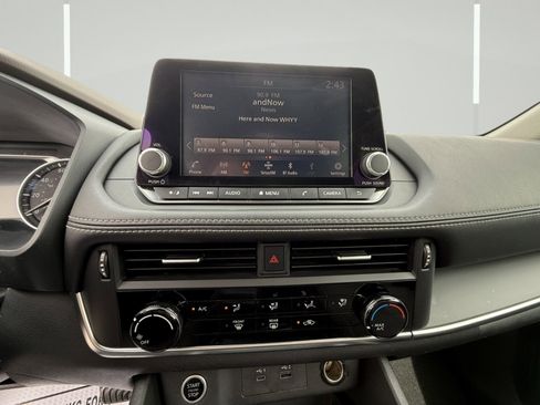 Used 2021 Nissan Rogue S image 16