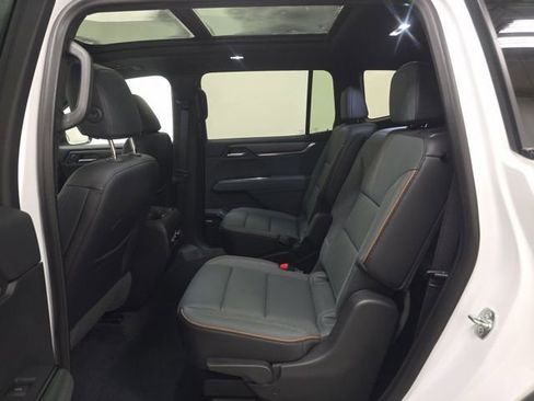 Used 2025 GMC Acadia AT4 image 9