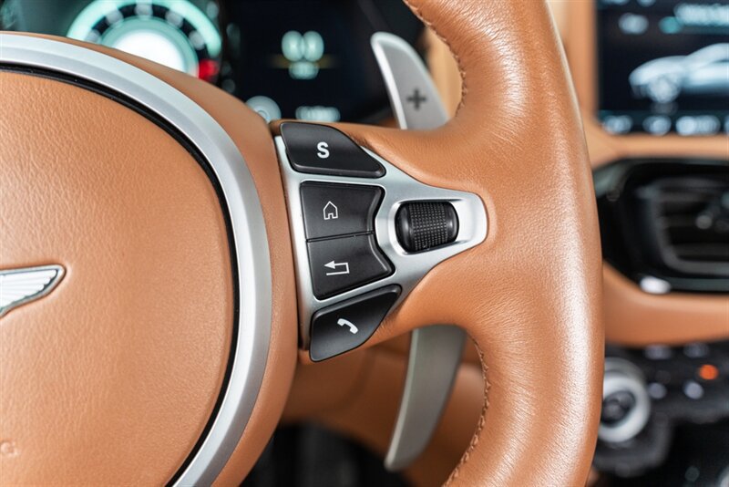 Used 2020 Aston Martin V8 Vantage Coupe RWD image 97