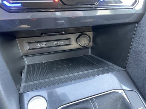 Used 2024 Volkswagen Tiguan SE image 12