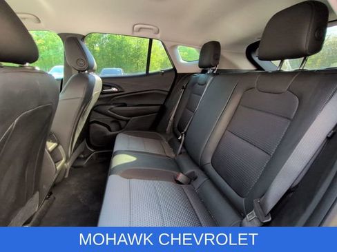 Used 2024 Chevrolet Trax LT w/ Driver Confidence Package FWD image 11