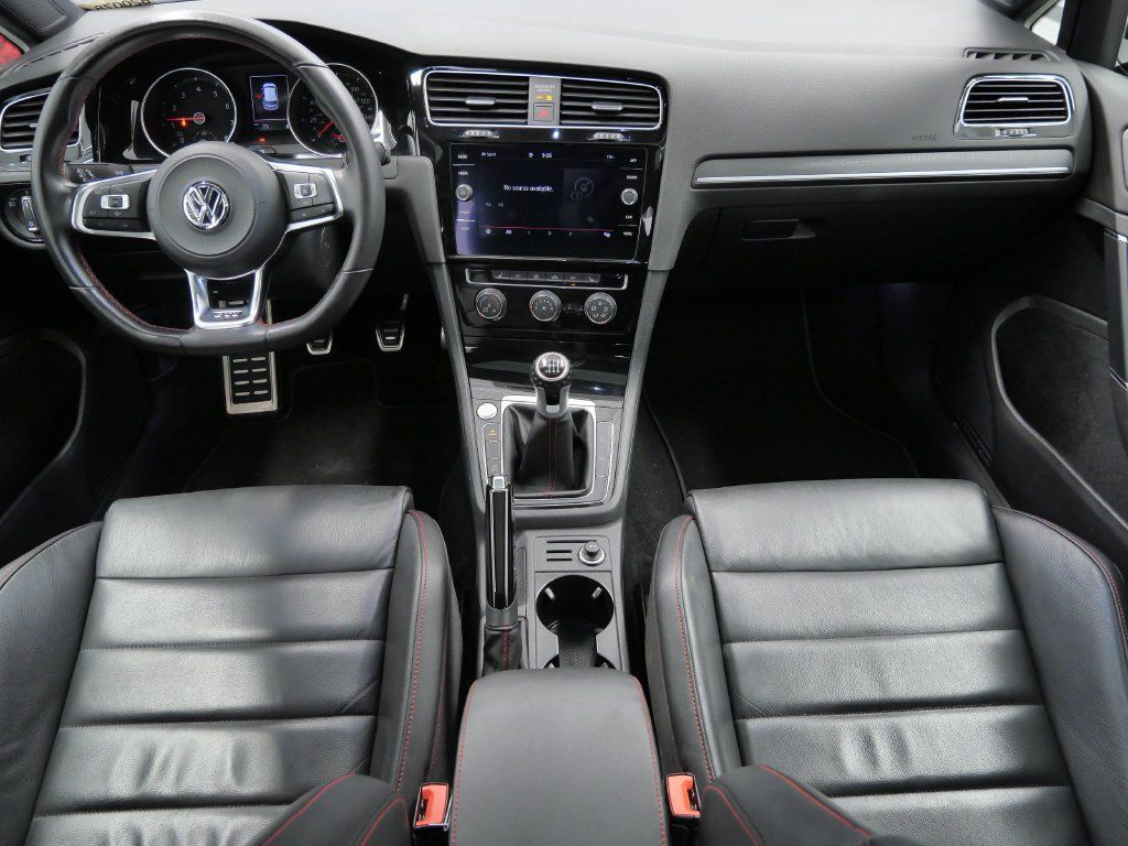 Used 2020 Volkswagen GTI SE FWD image 17