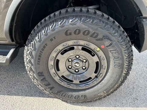 New 2025 Ford Bronco Outer Banks w/ Sasquatch Package image 11