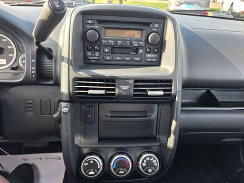 Used 2005 Honda CR-V LX image 16