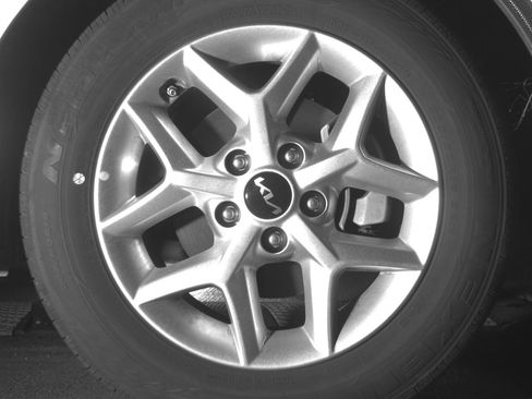 Used 2025 Kia Soul LX w/ LX Technology Package image 13