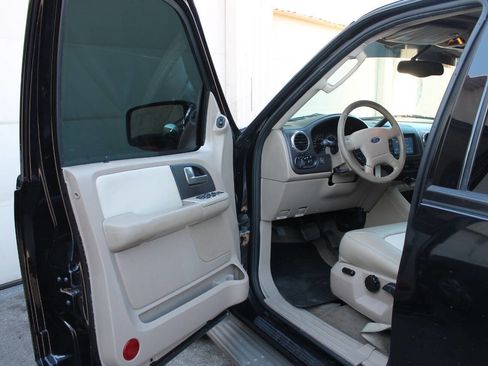 Used 2004 Ford Expedition Eddie Bauer image 15