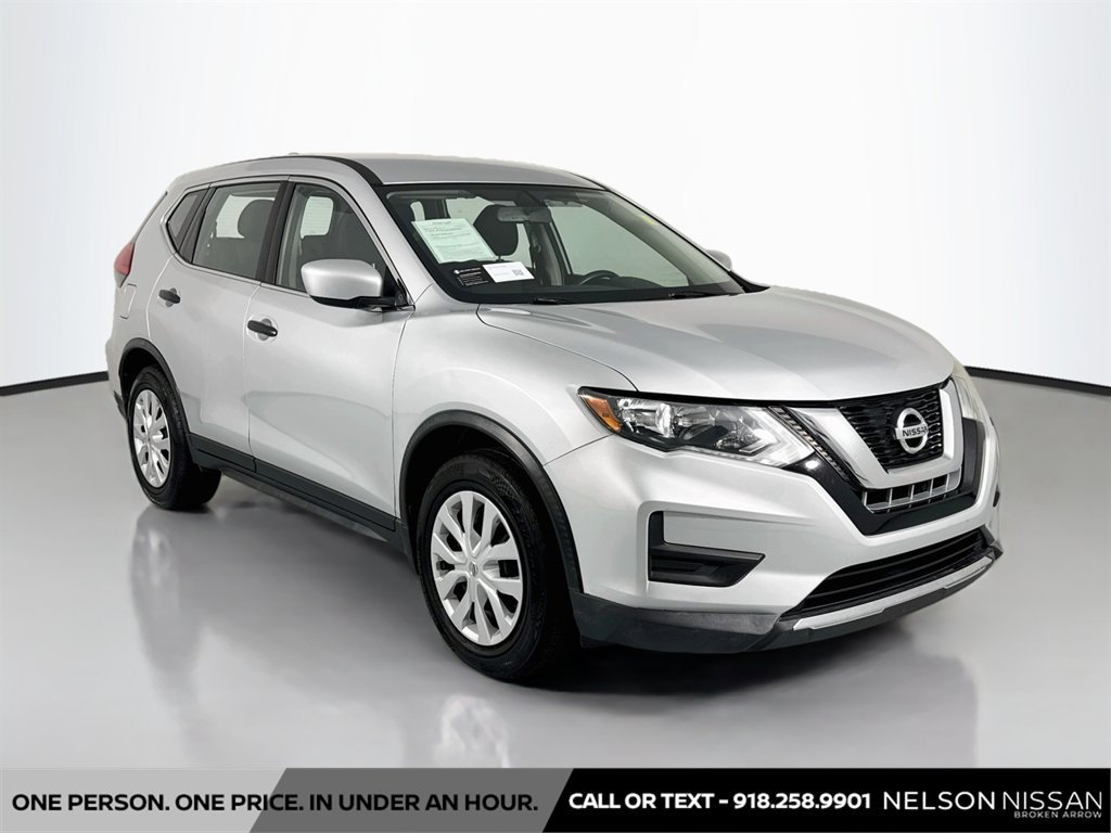 Used 2017 Nissan Rogue S FWD image 3