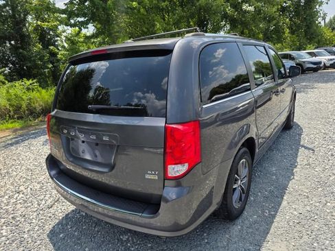 Used 2017 Dodge Grand Caravan SXT FWD image 5
