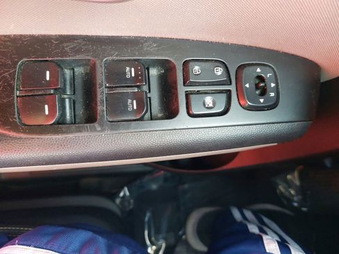 Used 2015 Kia Soul + FWD image 25
