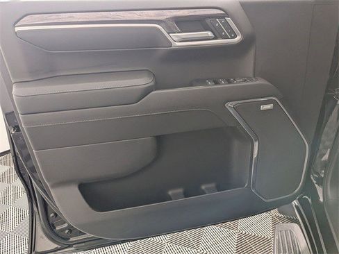 Certified 2022 Chevrolet Silverado 1500 LTZ w/ Technology Package image 9