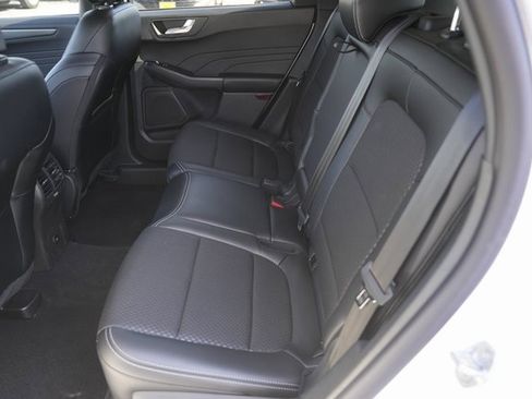 Used 2025 Ford Escape SE image 12