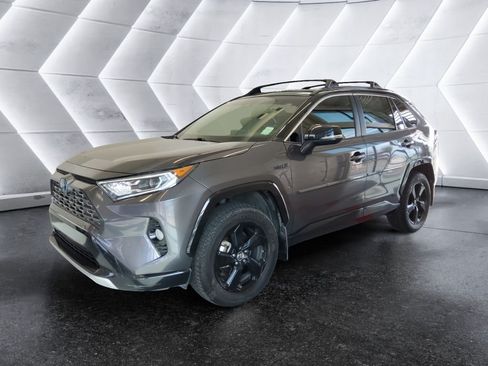 Used 2019 Toyota RAV4 XSE w/ XSE Weather Package AWD/4WD image 3