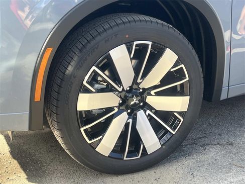 New 2025 Mitsubishi Outlander SEL image 6