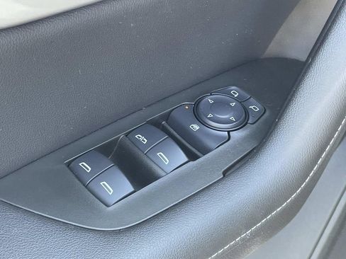 Used 2025 Chevrolet Blazer LT w/ Convenience Package FWD image 16