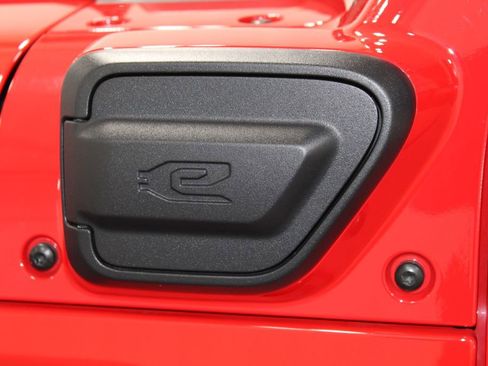 Used 2024 Jeep Wrangler Unlimited Rubicon 4xe image 14