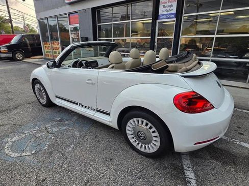 Used 2014 Volkswagen Beetle 2.5 FWD image 9