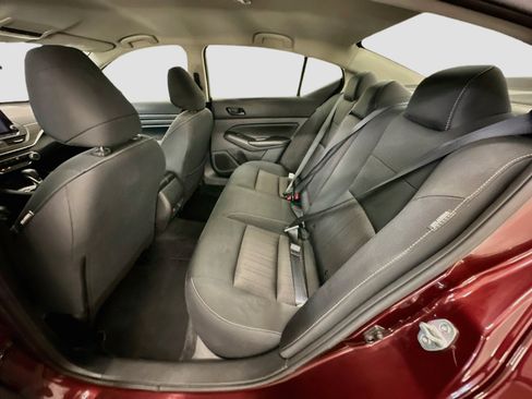 Used 2024 Nissan Altima 2.5 SV FWD image 28