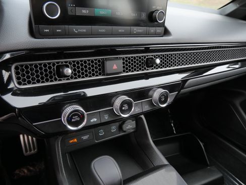 Used 2025 Honda Civic Sport image 23