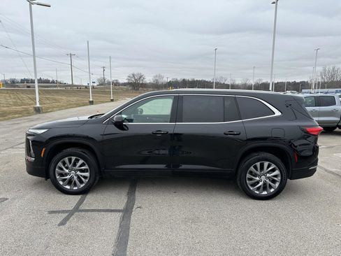 Used 2025 Buick Enclave Preferred image 2