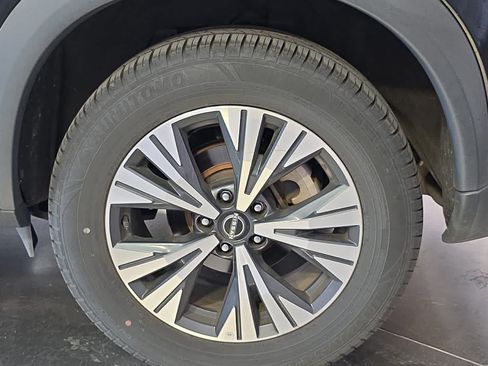 Used 2023 Nissan Rogue SV AWD/4WD image 12
