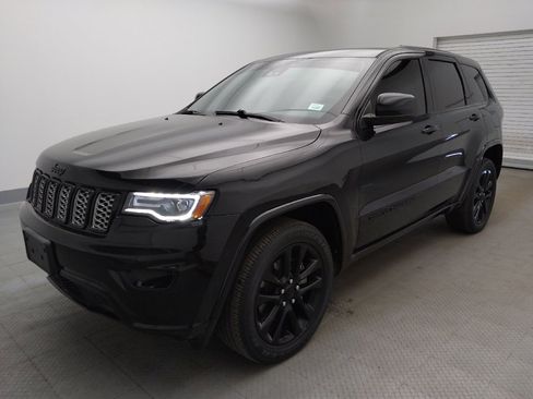 Used 2021 Jeep Grand Cherokee Laredo X AWD/4WD image 2