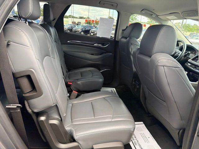 Used 2018 Buick Enclave Essence AWD/4WD image 19