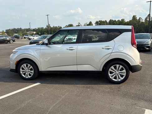 Used 2021 Kia Soul LX FWD image 19