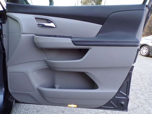 Used 2016 Honda Odyssey EX-L image 17