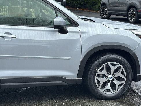 Used 2019 Subaru Forester Premium w/ All-Weather Package image 12