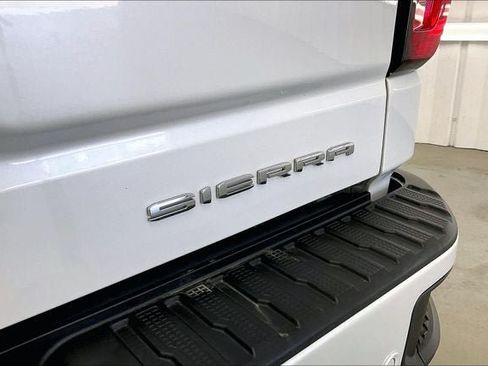 Used 2021 GMC Sierra 1500 Denali w/ Technology Package AWD/4WD image 9