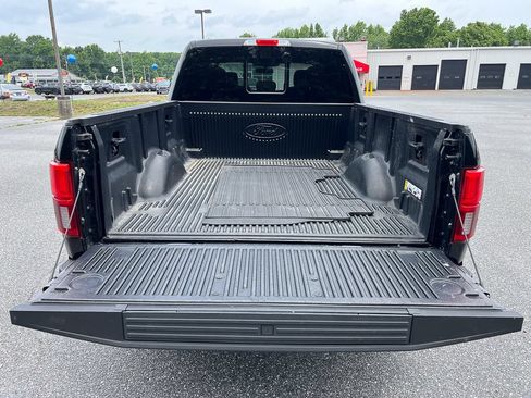Used 2019 Ford F150 Platinum w/ Equipment Group 701A Luxury AWD/4WD image 5