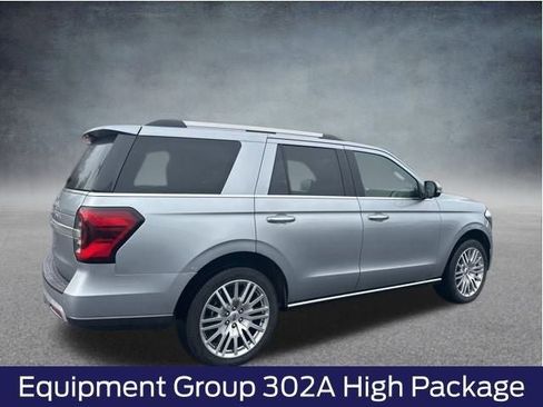 Used 2024 Ford Expedition Limited image 5