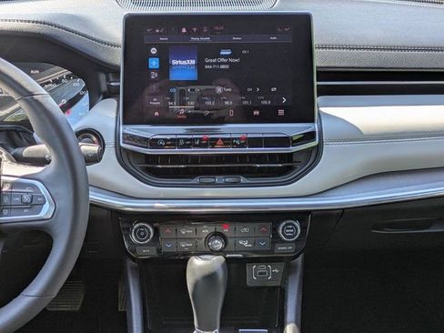 Used 2024 Jeep Compass Limited image 20