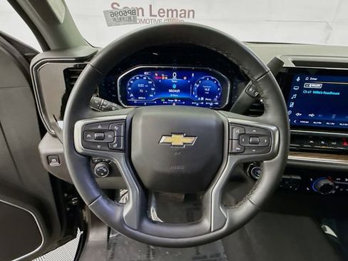 Used 2025 Chevrolet Silverado 1500 LT AWD/4WD image 13