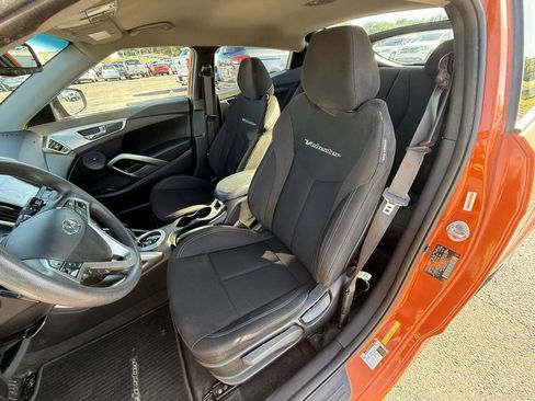 Used 2013 Hyundai Veloster FWD image 14