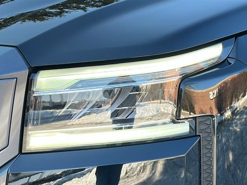 Certified 2025 Nissan Frontier SL image 4