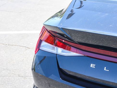 Used 2023 Hyundai Elantra SEL w/ Convenience Package FWD image 8