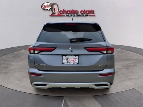 Used 2024 Mitsubishi Outlander SE image 4