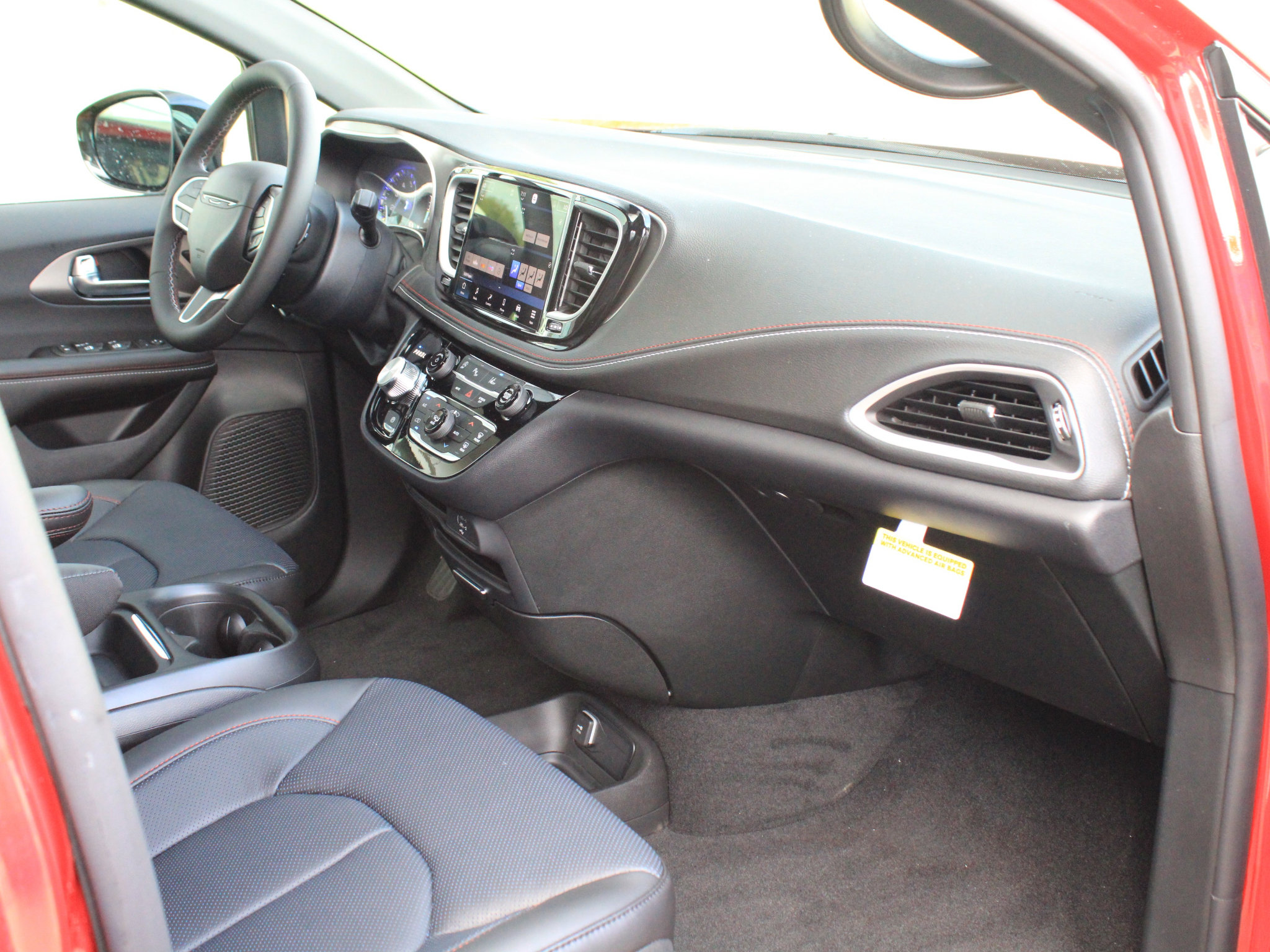 New 2027 Chrysler Pacifica Select FWD image 26