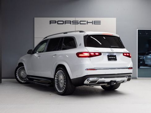 Used 2026 Mercedes-Benz Maybach GLS 600 4MATIC image 3