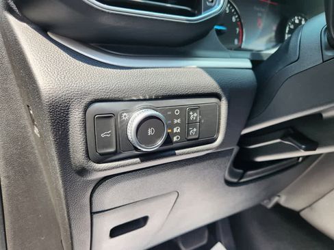 Used 2022 Ford Explorer XLT image 27