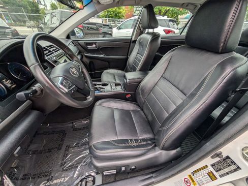 Used 2017 Toyota Camry XLE image 15