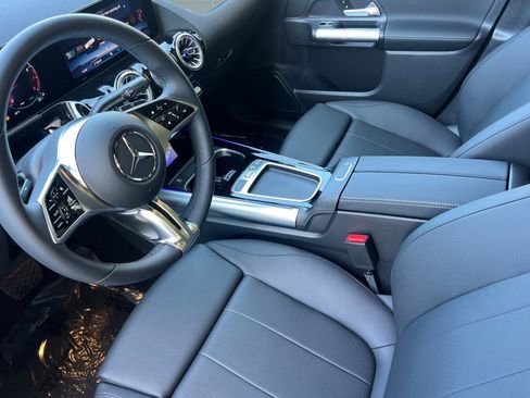 Used 2025 Mercedes-Benz GLA 250 image 4