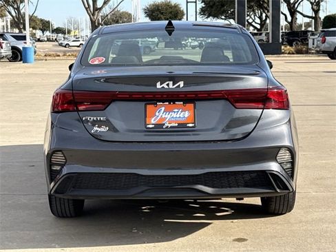 Used 2024 Kia Forte LXS image 5