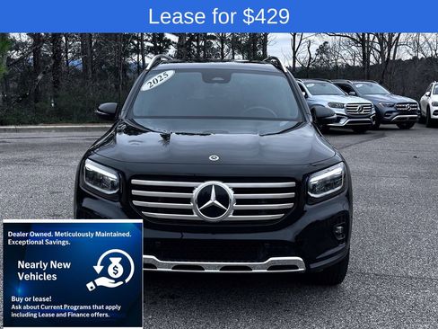 Used 2025 Mercedes-Benz GLB 250 4MATIC image 3