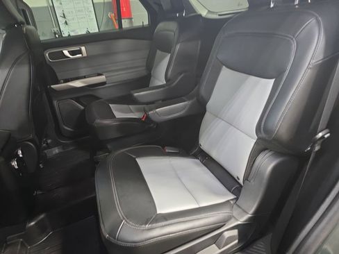Used 2023 Ford Explorer XLT w/ Equipment Group 202A image 17