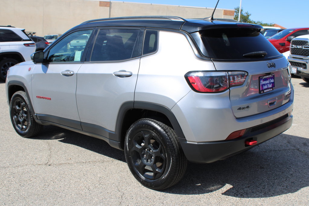 Used 2024 Jeep Compass Trailhawk AWD/4WD image 6