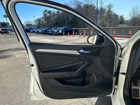 Used 2025 Volkswagen Jetta Sport image 18