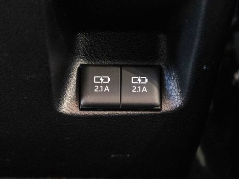 Used 2022 Toyota 4Runner TRD Off-Road Premium AWD/4WD image 36
