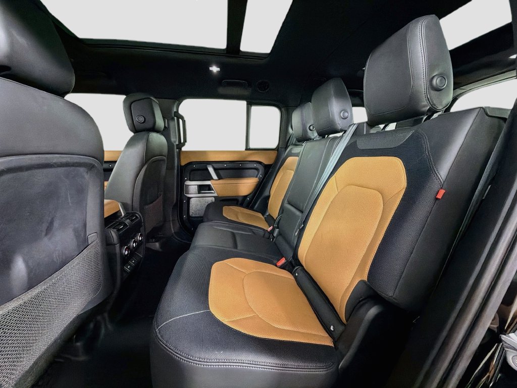 Certified 2024 Land Rover Defender 130 X-Dynamic SE AWD/4WD image 26